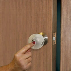 DREAMBABY EZY-FIT CLEAR PLASTIC DOOR KNOB COVERS 3 PK 10 DREAMBABY EZY-FIT CLEAR PLASTIC DOOR KNOB COVERS 3 PK -Little Nest Co. Store 5989256 A V2.eps High 71334.1622320256